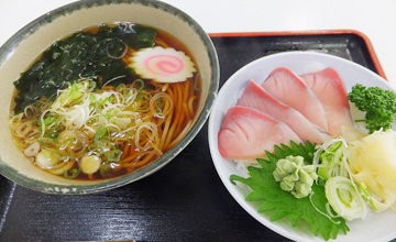 ぶり丼とそばセット