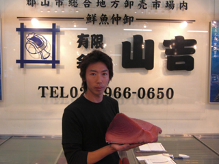 山吉 隼人 常務